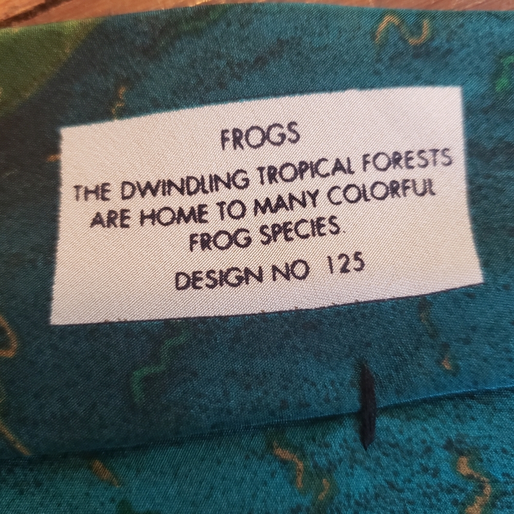 1991 Vintage Silk Rainforest Frog Tie- Green/ Red - Picture 4 of 6